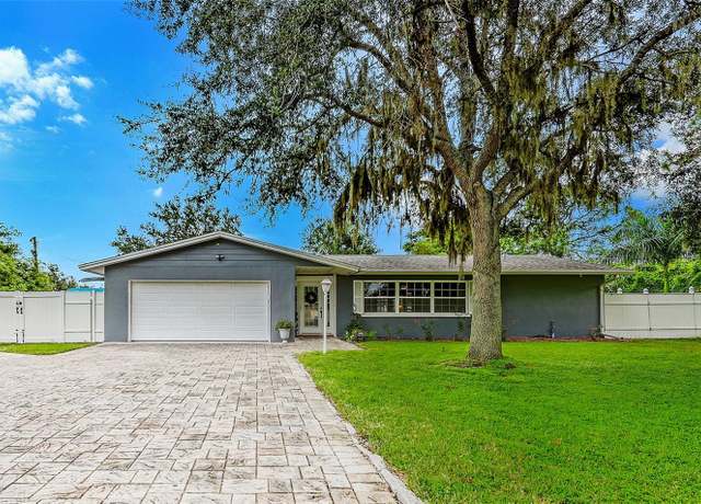 Property at 5005 Inverness Dr, Sarasota, FL 34243, 3 beds, 2 baths