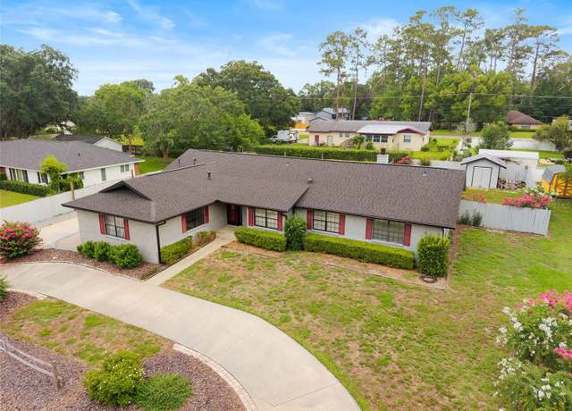 Property at 4420 NE 1st St, Ocala, FL 34470, 3 beds, 2.5 baths