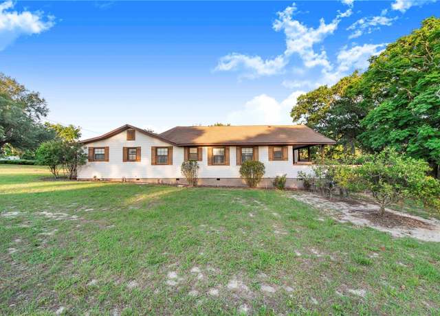 Property at 302 W Gates Ave, Lake Hamilton, FL 33851, 4 beds, 2.5 baths