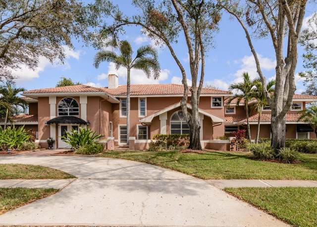 Property at 2965 Eagle Estates Cir E, Clearwater, FL 33761, 4 beds, 5 baths