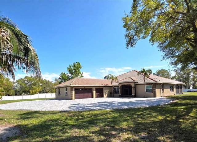 Property at 5714 38th Ave E, Bradenton, FL 34208, 4 beds, 3.5 baths