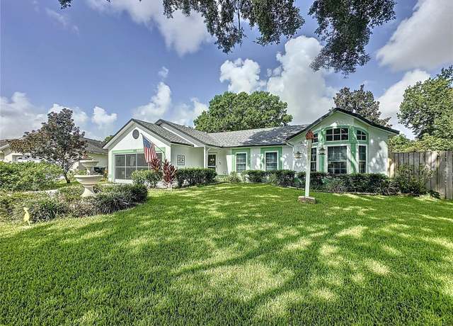 Property at 180 Sunridge Woods Ct, Davenport, FL 33837, 3 beds, 2 baths