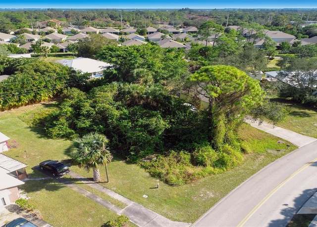 Property at 109 Easy St, Sebastian, FL 32958