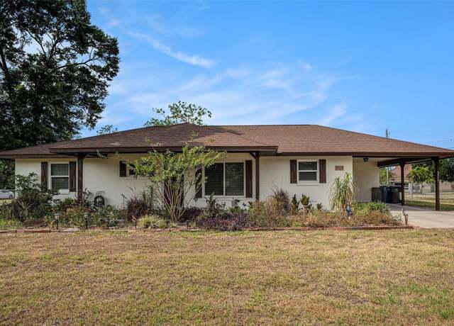 Property at 3515 Bell Farms Dr, Plant City, FL 33566, 2 beds, 2 baths