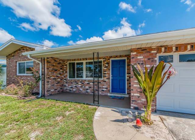 Property at 10935 105th Ave, Seminole, FL 33778, 3 beds, 2.5 baths