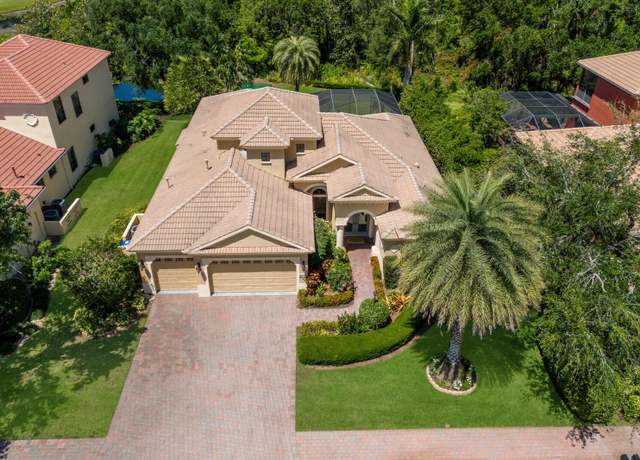 Property at 4584 Tuscana Dr, Sarasota, FL 34241, 4 beds, 3 baths