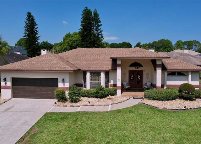 Property at 209 Santa Rosa Dr, Winter Haven, FL 33884, 3 beds, 2.5 baths