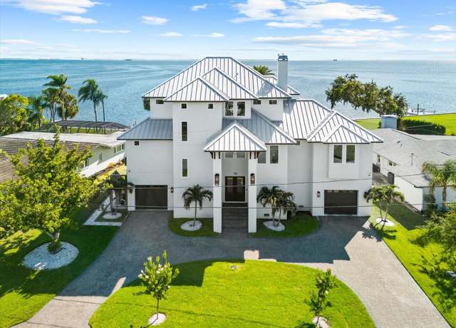 Property at 110 Carlyle Dr, Palm Harbor, FL 34683, 4 beds, 3.5 baths