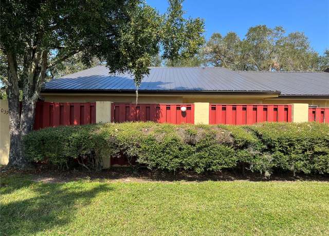 Property at 1039 Medinah Dr, Winter Haven, FL 33884, 2 beds, 2 baths