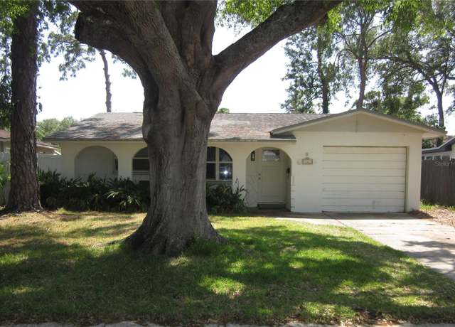 Property at 162 SW Lincoln Cir N, St Petersburg, FL 33703, 3 beds, 1 bath