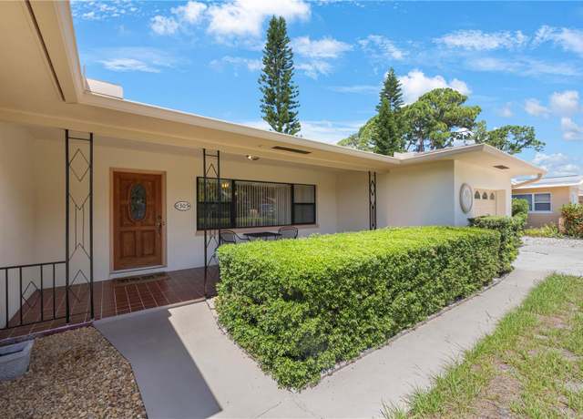 Property at 1305 Marion Dr S, St Petersburg, FL 33707, 3 beds, 1.5 baths