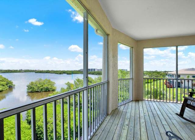 Property at 6565 99th Way N Unit 21D, Seminole, FL 33708, 3 beds, 3 baths