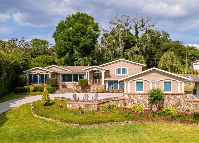 Property at 2537 E Crooked Lake Dr, Eustis, FL 32726, 4 beds, 4 baths