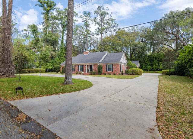 Property at 615 NW 28th St, Gainesville, FL 32607, 4 beds, 3.5 baths