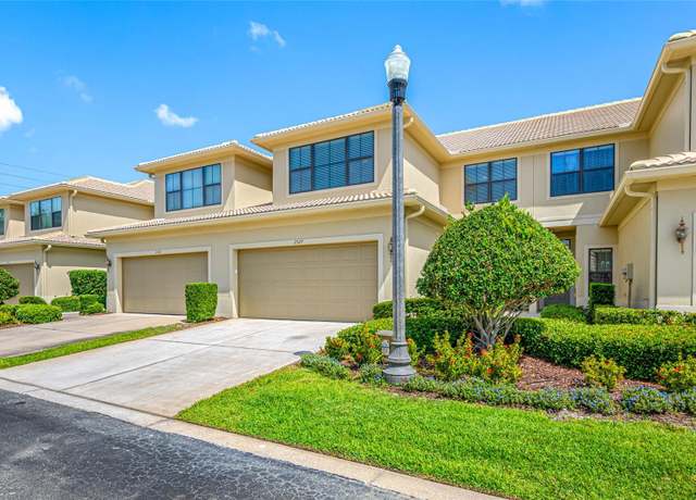 Property at 2527 Silverback Ct, Palm Harbor, FL 34684, 4 beds, 3.5 baths