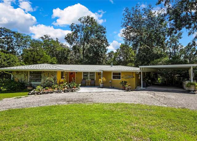 Property at 1530 Oakhurst Dr, Brooksville, FL 34601, 3 beds, 3 baths