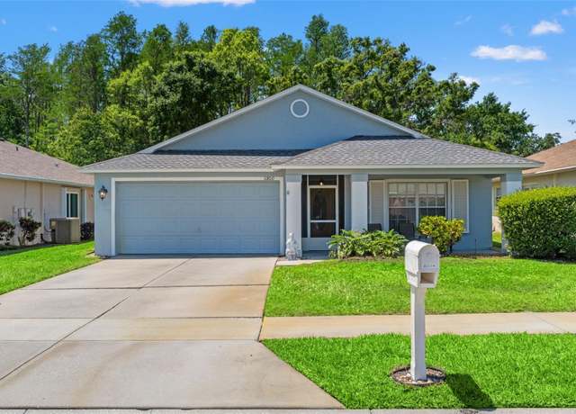 Property at 11800 Ivywood Pl, New Port Richey, FL 34654, 2 beds, 2 baths