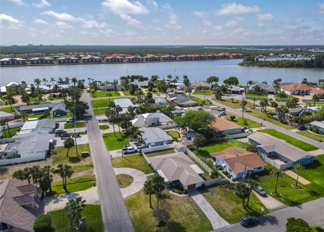 Property at 200 Saludo St, New Smyrna Beach, FL 32169, 2 beds, 1.5 baths