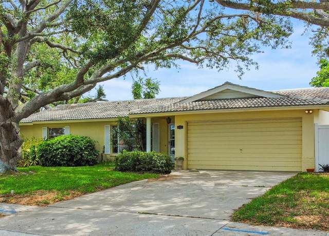 Property at 14321 113th Ave, Largo, FL 33774, 3 beds, 2 baths