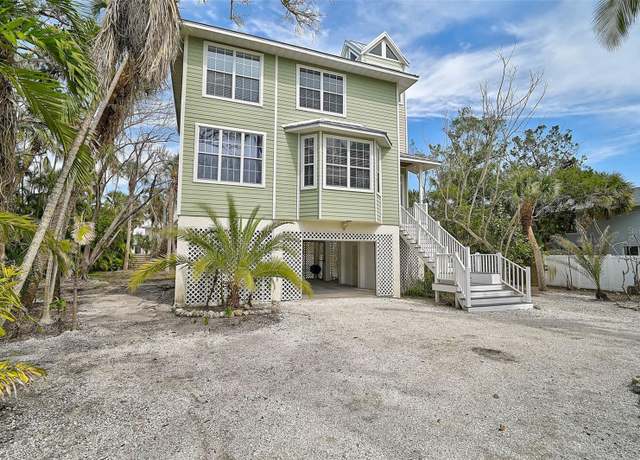 Property at 123 Faubel St, Sarasota, FL 34242, 3 beds, 2.5 baths