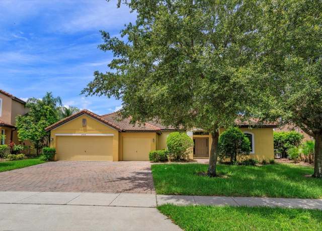 Property at 3904 Coastal Breeze Dr, Kissimmee, FL 34744, 4 beds, 3 baths