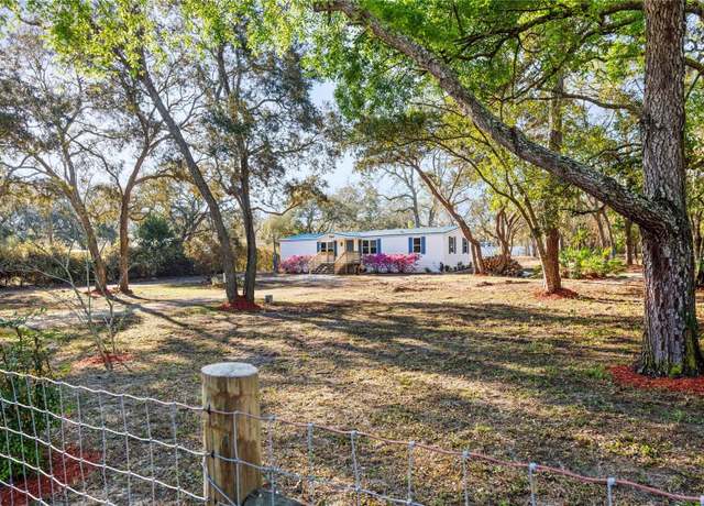 Property at 5390 W Rochelle St, Homosassa, FL 34446, 4 beds, 3 baths