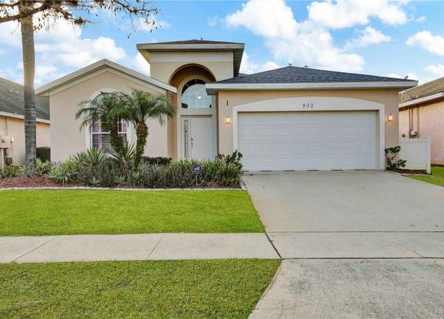 Property at 932 Emerald Green Ct, Kissimmee, FL 34746, 4 beds, 3 baths