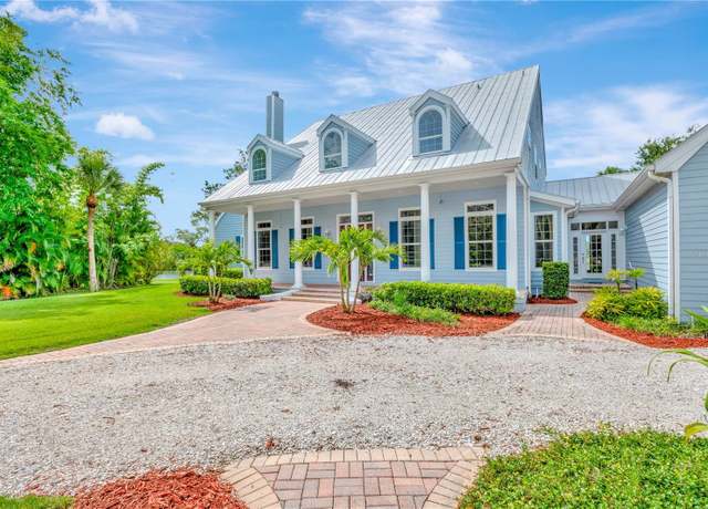 Property at 16470 Oakview Cir, Alva, FL 33920, 4 beds, 4.5 baths