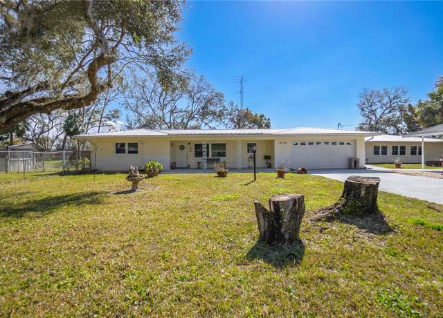 Property at 8880 W Glenvale Ct, Homosassa, FL 34448, 4 beds, 3 baths