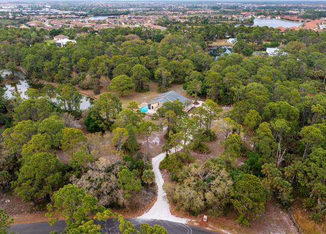 Property at 233 Snyder Dr, Venice, FL 34292, 5 beds, 4 baths