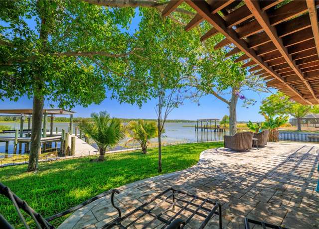 Property at 10532 94th Pl, Seminole, FL 33772, 4 beds, 3 baths