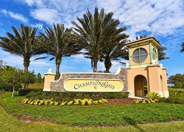 Property at 9042 Stinger Dr, Davenport, FL 33896, 8 beds, 5 baths
