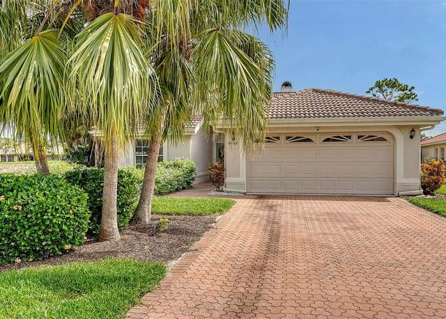 Property at 5829 Fairwoods Cir, Sarasota, FL 34243, 3 beds, 2.5 baths