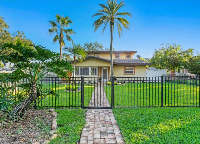Property at 156 29th Ave N, St Petersburg, FL 33704, 3 beds, 2.5 baths