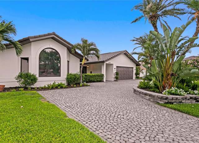 Property at 2002 Carolina Cir NE, St Petersburg, FL 33703, 5 beds, 3 baths
