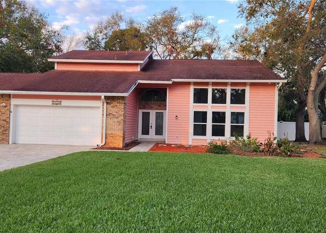 Property at 1550 Chateau Wood Dr, Clearwater, FL 33764, 4 beds, 4 baths