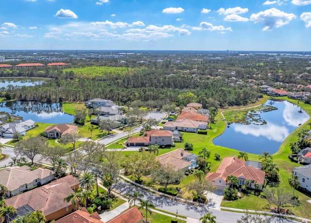 Property at 9612 Old Hyde Park Pl, Bradenton, FL 34202, 4 beds, 3 baths