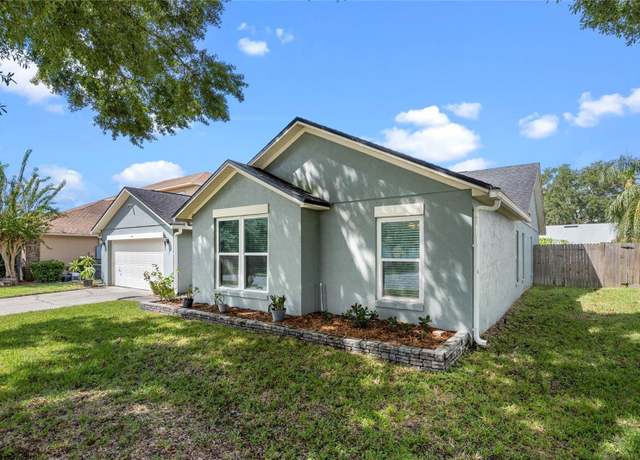 Property at 1451 Twin Rivers Blvd, Oviedo, FL 32766, 4 beds, 2 baths