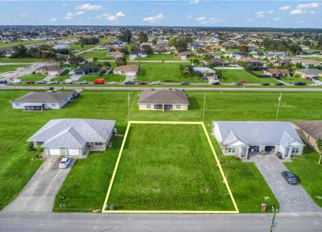 Property at 833 NE 15th Ln, Cape Coral, FL 33909
