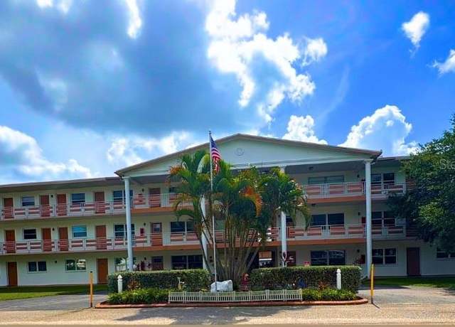 Property at 6015 19th St N #304, St Petersburg, FL 33714, 1 bed, 1 bath