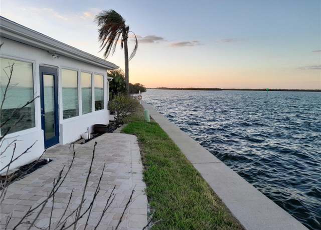 Property at 957 Spanish Dr N, Longboat Key, FL 34228, 2 beds, 2 baths
