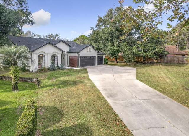 Property at 693 Charrice Pl, Sanford, FL 32771, 4 beds, 3 baths