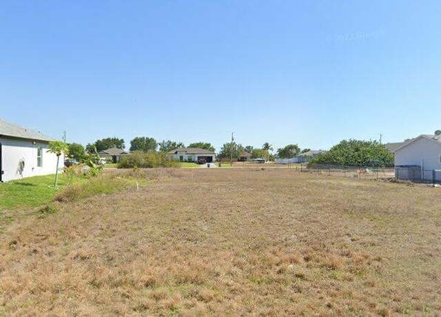 Property at 922 NW 13th Ter, Cape Coral, FL 33993