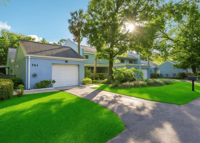 Property at 702 Glasgow Ct, Winter Springs, FL 32708, 4 beds, 2.5 baths