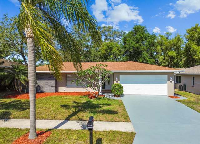 Property at 3249 Parkway Pl, Palm Harbor, FL 34684, 2 beds, 2 baths