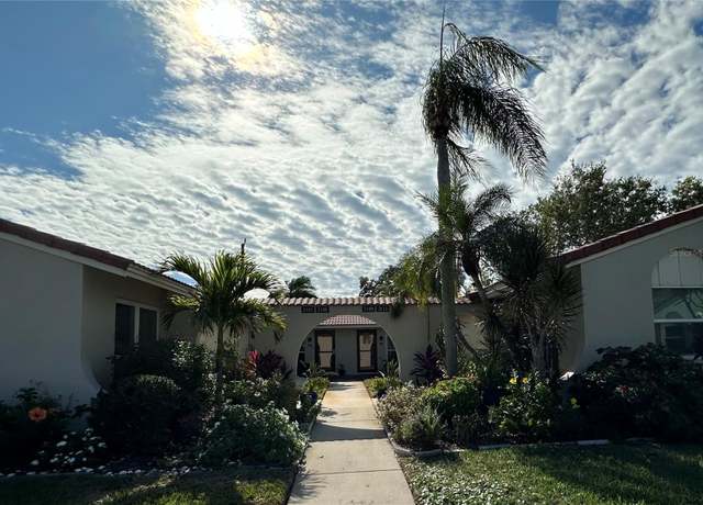 Property at 2105 Pueblo Cir Unit V2, Sarasota, FL 34231, 2 beds, 2 baths