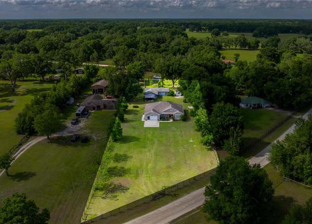 Property at 465 NE 155th Street Rd, Citra, FL 32113, 6 beds, 4 baths