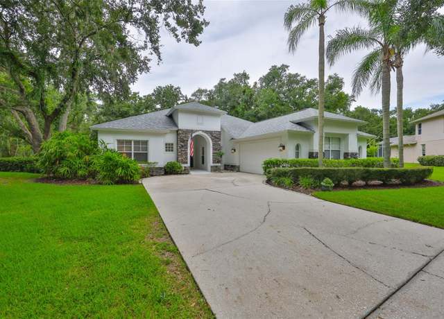Property at 5819 Bent Grass Dr, Valrico, FL 33596, 5 beds, 3.5 baths