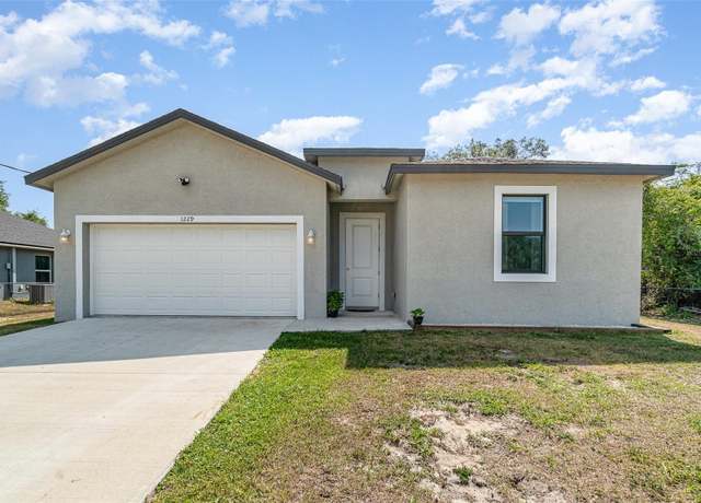 Property at 1229 Zinnia Loop, Labelle, FL 33935, 3 beds, 2 baths