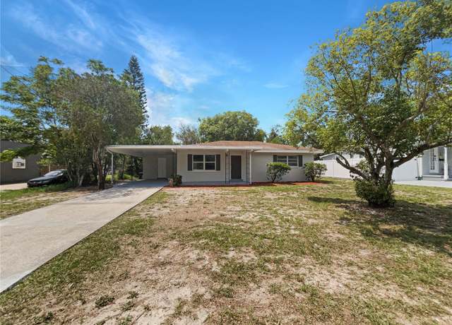 Property at 300 Avenue E SE, Winter Haven, FL 33880, 2 beds, 2 baths
